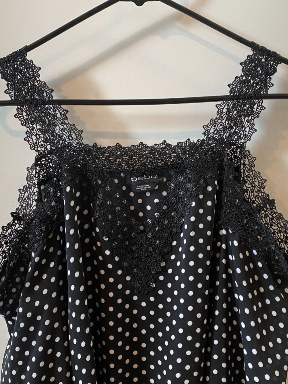 Bebe Polka Dot Print Lace Cold Shoulder Top Size XL - Picture 7 of 11